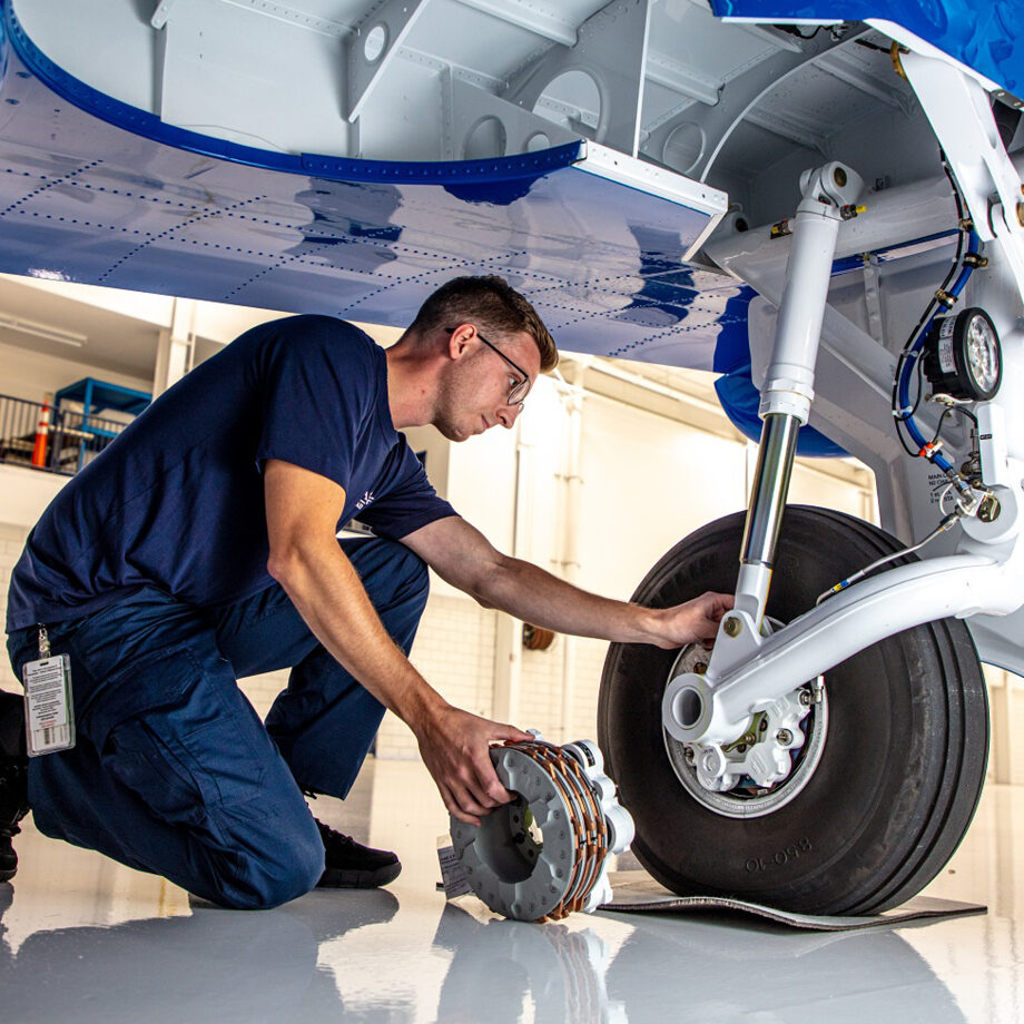 Aircraft Maintenance Careers | Now Hiring